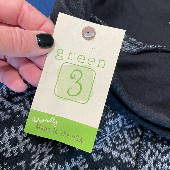 RECYCLED sweaters make this FUN & FLATTERING skirt! ♻️ see pic for all the deets - Picture 10 of 13